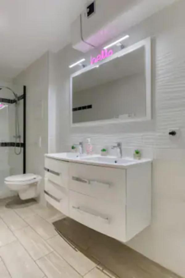 Suite Marilyn Monroe & Spa - 4P - Proche Disney Montry Exteriör bild